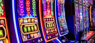 Giao diện bàn chơi baccarat và blackjack Live Casino trên điện thoại game 88i